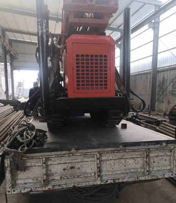 Rubber Crawler Water Borehole Drilling Machine 60kw 180m Depth For Industrial