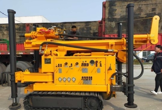 90KW Borehole Drill Rig Machines Fully Hydraulic Crawler Type