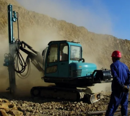 Blasthole Rock Drill Rig , Top Hammer Drilling Rig Crawler Type For Blasting