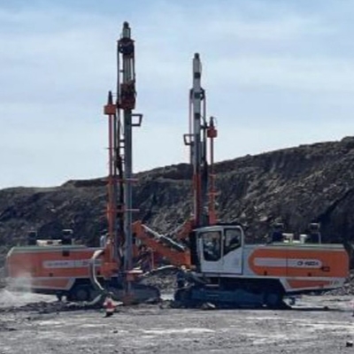 Rock Mining Blasting Drill Air Compressor Integrated DTH Surface Drill Rig Machines